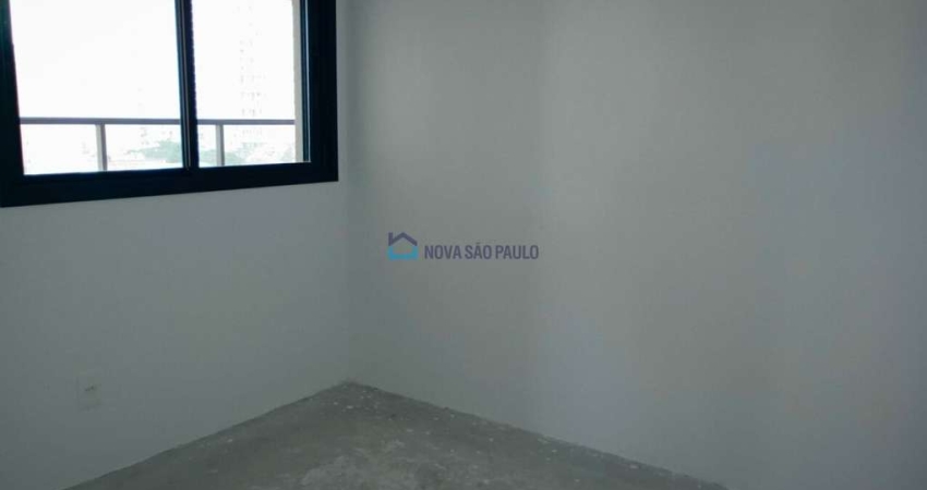 Apartamento 4 dormitórios, 2 suites, 2 vagas, 158m2, porta blindadaAclimação