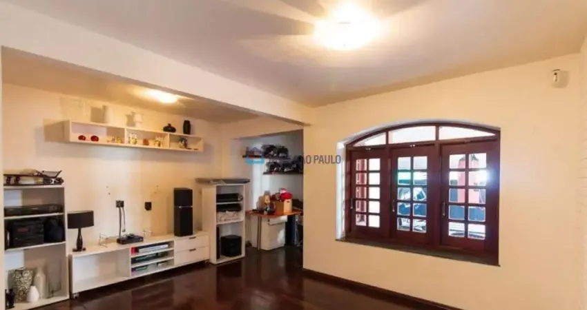 Sobrado à Venda no Jabaquara com 260m², 3 Suites e 3 Vagas com Ar Condicionado a 10 Minutos do Metrô