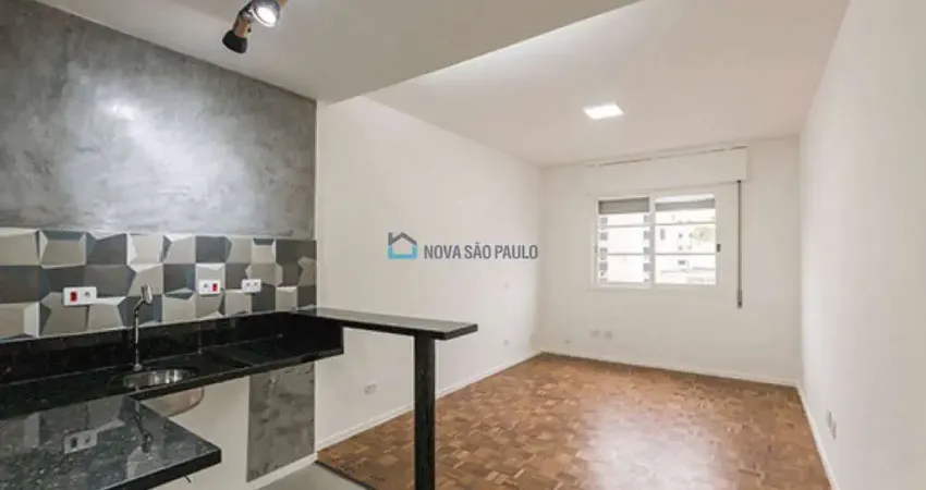 Studio na Vila Buarque | Reformado | Próximo do Metrô
