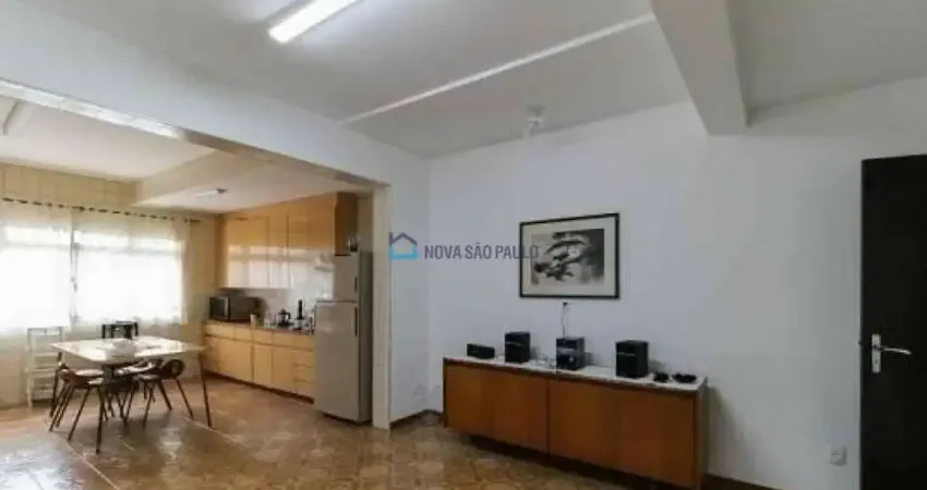 Casa Aconchegante e Espaçosa no Coração da Aclimação -  Preço abaixo do mercado