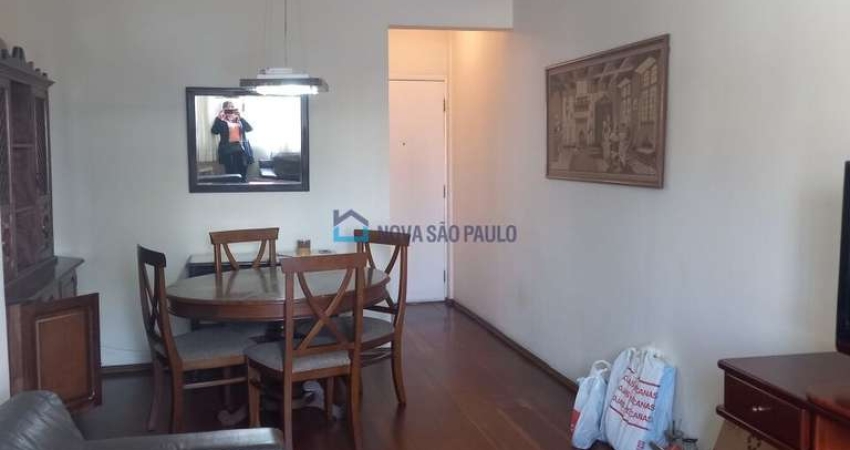 Apartamento 2 dormitórios, 2 vagas a 550m do metrô Praça da Árvore