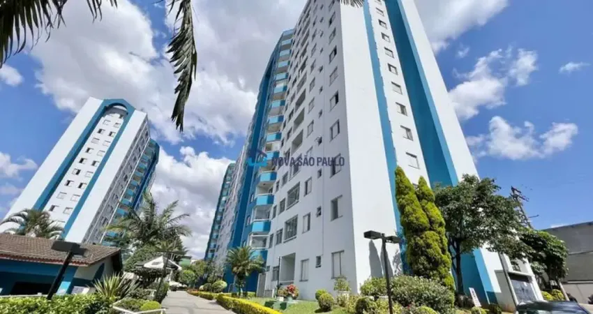 Apartamento andar bem alto, Varanda , lazer! 20 min ônibus 4 opções de metrô/ Plaza
