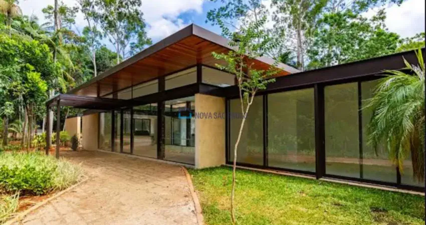 Casa térrea à venda no Condomínio Chácara Flora com 4 dormitórios