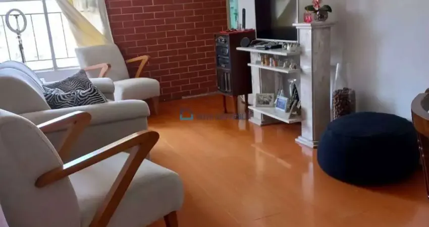 Apartamento  próximo Shopping Plaza Sul, escolas, supermercados, bancos, andar alto, ensolarado.