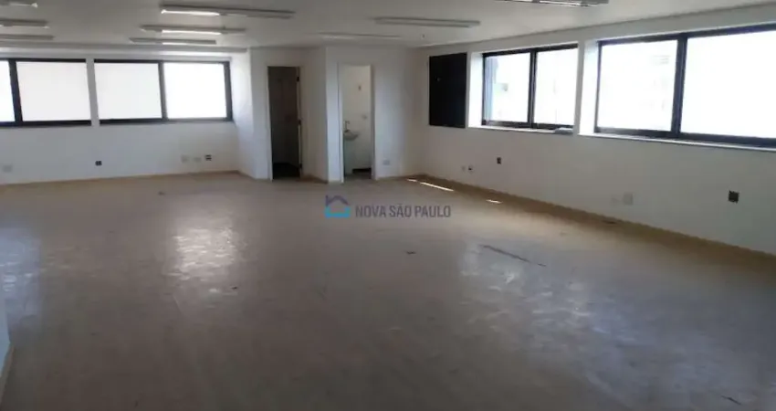 Sala comercial com 130m² proximo ao Metro Mar.Deodoro