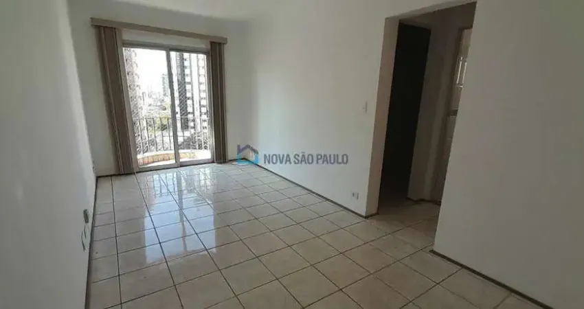 Apartamento próximo ao metrô Saúde - 1 Dormitório com sacada
