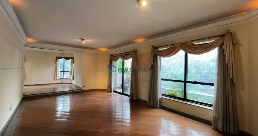 Apartamento à venda na Aclimação, 185m2, 4 quartos
