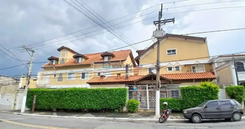Sobrado Triplex em condomínio, 3 dormitórios com Suíte, 3 vagas próximo ao Metrô Saúde