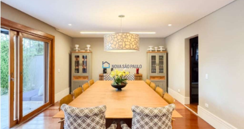 Casa de condomínio à venda com 385m², 4 quartos e 9 vagas