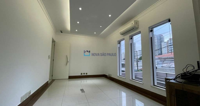 Casa com 3 quartos, 2 vagas à venda na Vila Gumercindo