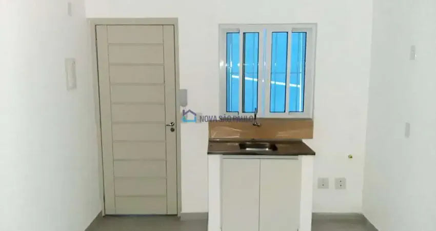 Kitnet à venda, com 1 dormitório e 1 banheiro, na Vila Monumento