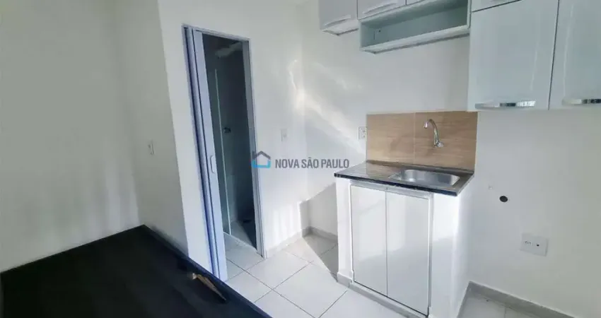 Kitnet à venda, com 1 dormitório e 1 banheiro, na Vila Monumento