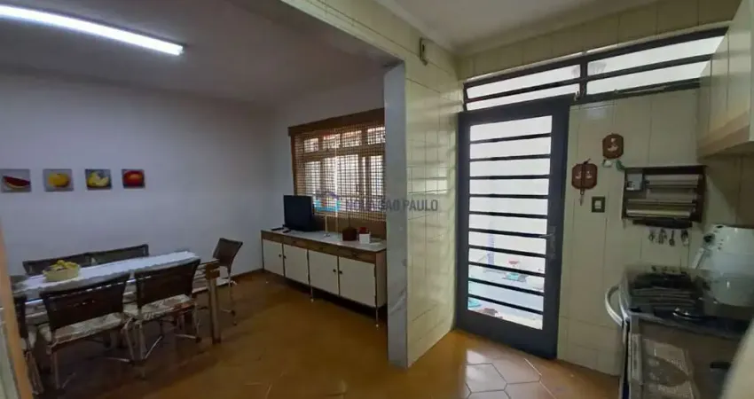 Imóvel espaçoso e bem localizado, próximo ao metrô santos imigrantes