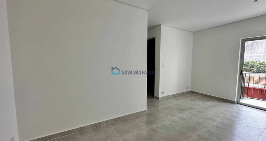 Apartamento a venda na Aclimação| 50m²| 2 dormitórios| sala| cozinha| varanda| banheiro| 1 vaga.