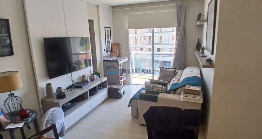 Apartamento à venda na Saúde com 2 quartos e 2 vagas de garagem.