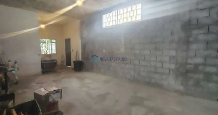 Casa térrea à venda 2 quartos, 2 vagas, próxima ao metrô linha verde