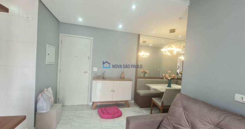 Apartamento 2 Dormitórios  - 1 Vaga  -  Saúde.