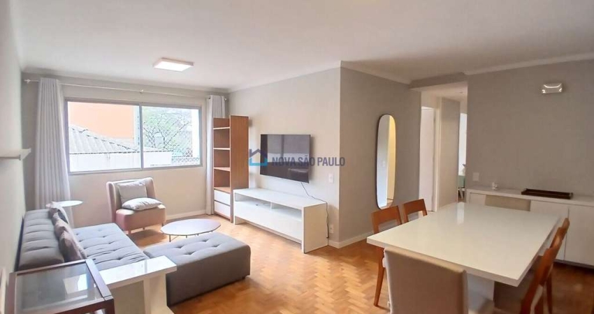 Apartamento reformado com 3 quartos 1 suíte  à venda em Moema.