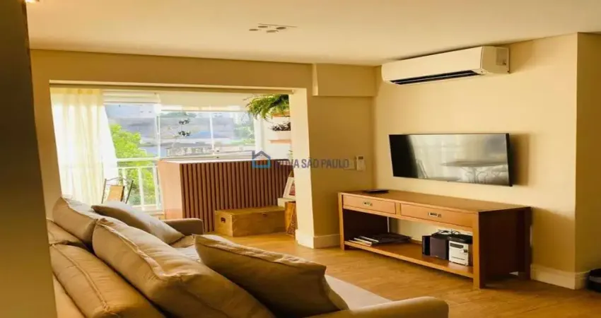 Apartamento com 02 quartos sendo 01 suíte, sacada próximo ao Metrô Praça da Árvore