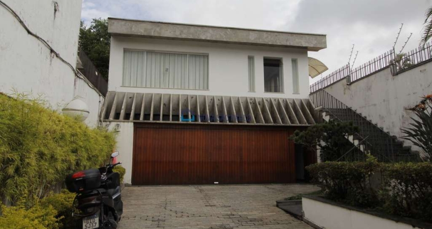 Casa Assobradada 4 quartos sendo 2 suítes e 7 vagas - Cidade Vargas