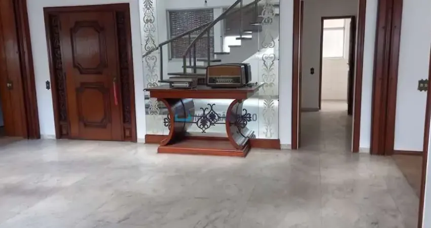 Amplo duplex em Higienópolis próximo à Praça Buenos Aires!