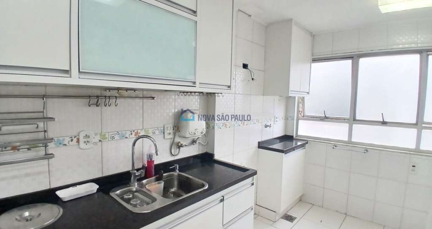Apartamento com 3 quartos 1 suíte  à venda em Moema.