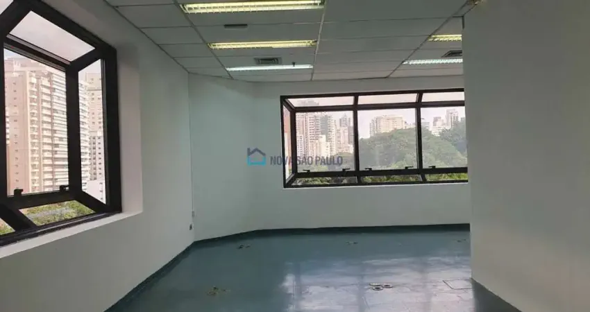 Conjunto comercial próximo ao Parque da Àgua Branca
