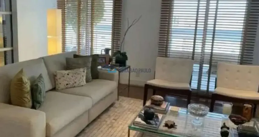 Apartamento em Moema com 275m², com 03 dormitórios, sendo 03 suites e 4 vagas de garagem
