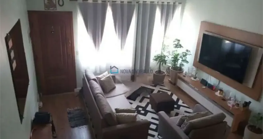 Saúde Casa em Condomínio Fechado, 2 suítes e 2 vagas.