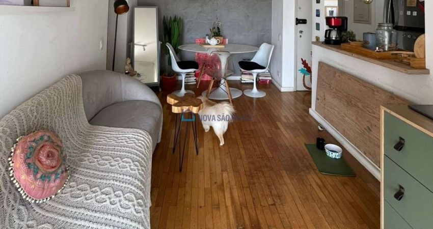 Apartamento 1 dormitório próximo ao metrô Moema.