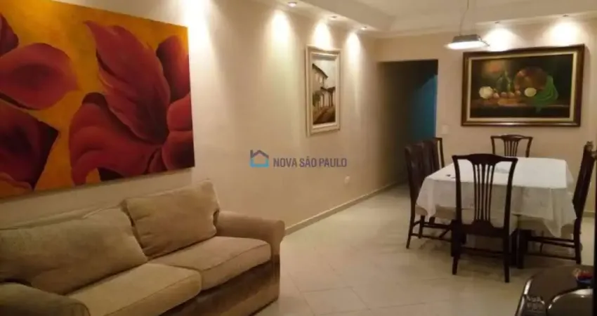 Sobrado à venda / Bosque da Saúde/ 3 dormitórios/ 2 suítes/  4 vagas