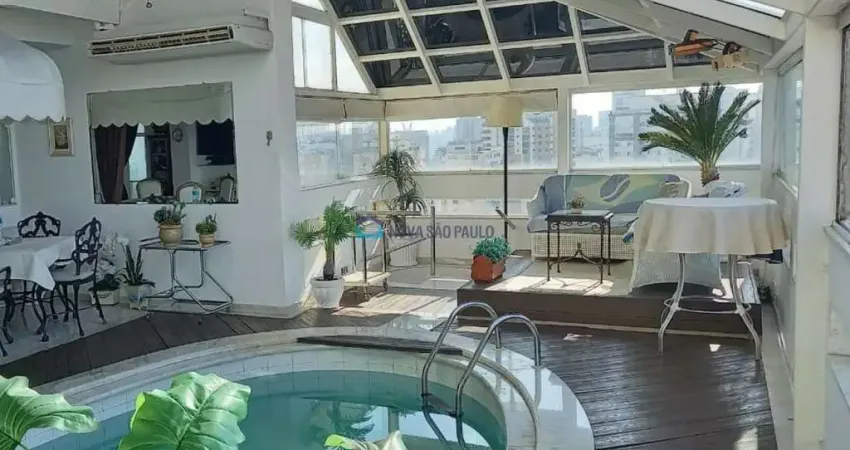 Campo Belo / Cobertura Penthouse / 02 suítes / 300 metros