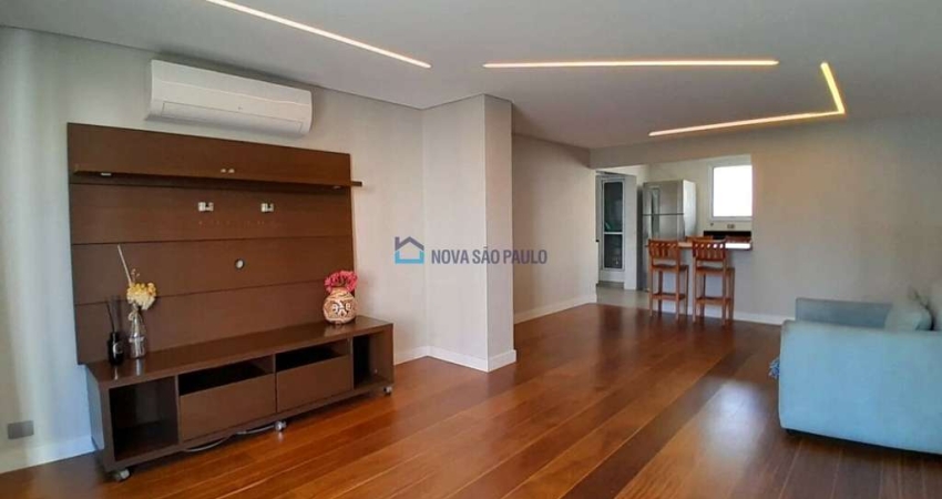 Apartamento a venda Moema Pássaros. 116m², Vago e Reformado.