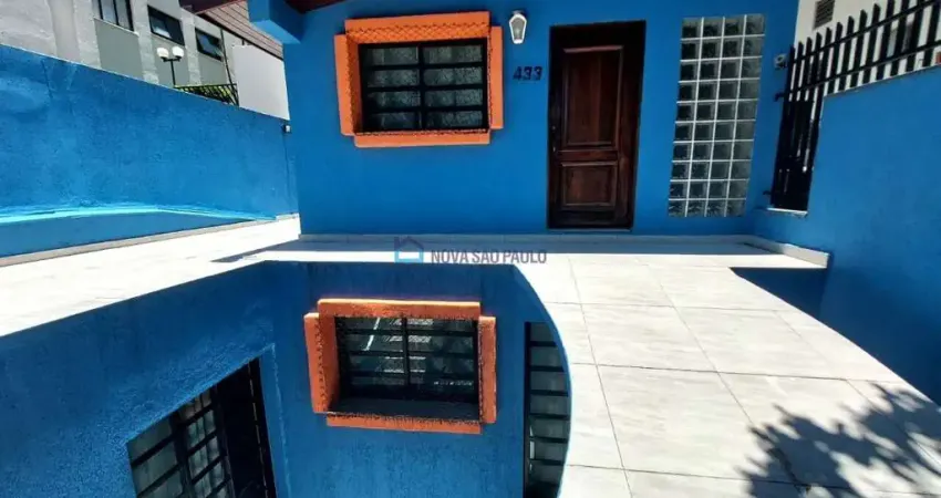 Casa espaçosa à venda no Bosque da Saúde - 3 dormitórios, 1 suíte, 2 vagas