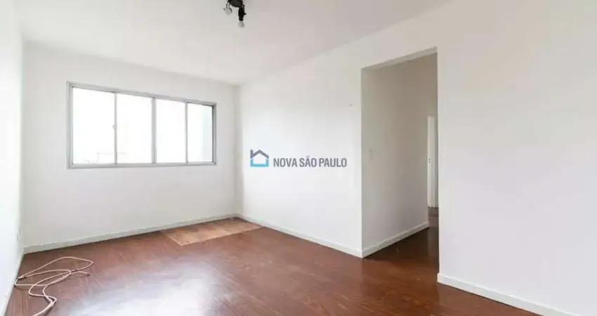 Apartamento à venda na Saúde com 2 quartos e 1 vaga de garagem