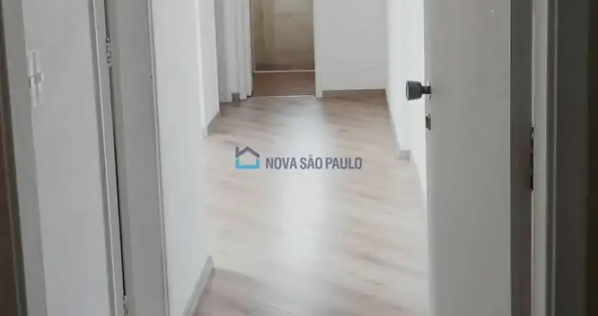 Venda. Campo Belo. Apartamento com 43m². 1 dormitório. 1 vaga fixa.