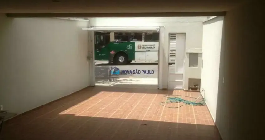 Rua Ibituruna, amplo sobrado 3 dormitórios, 2 sacadas, 3 vagas.