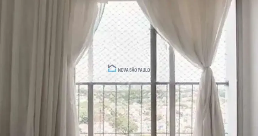 Apartamento Saúde, 03 dormitórios, 01 vaga.