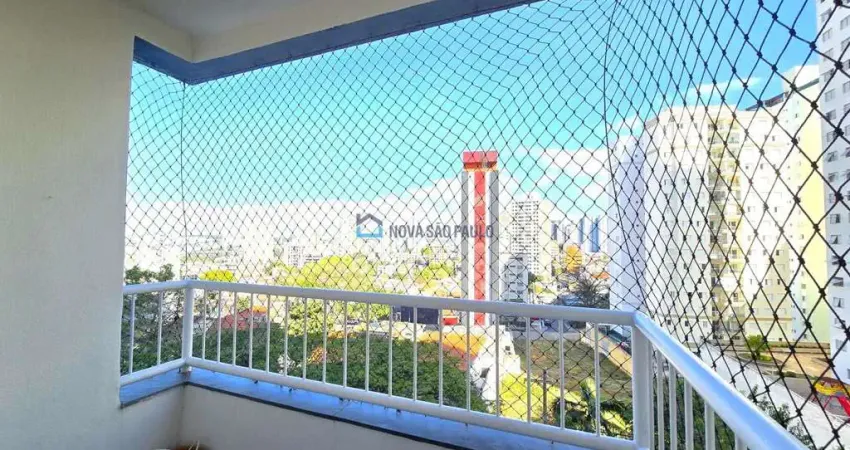 Apartamento de 77m, com 2 dormitórios e sacada, próximo ao Metrô Saúde.