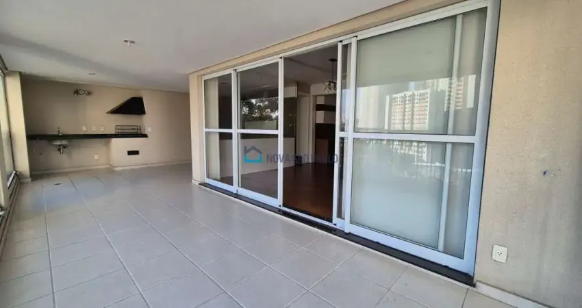Apartamento com varanda gourmet ao lado do metrô Santos-Imigrantes na região da Klabin