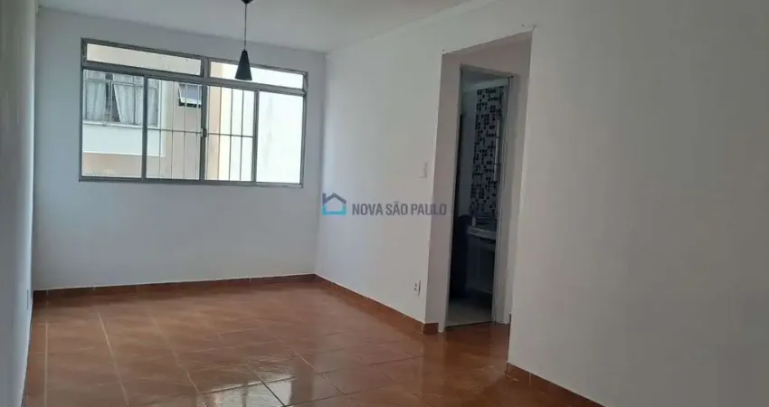 Apartamento com 02 Dormitórios, 01 Vaga no Jabaquara