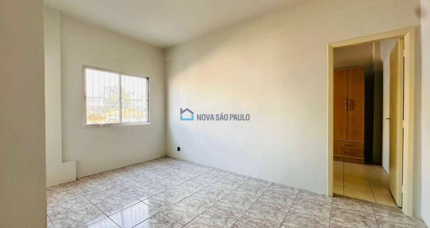 Apartamento na Aclimação, com 2 domitorio, 58m² - Metrô Vergueiro.
