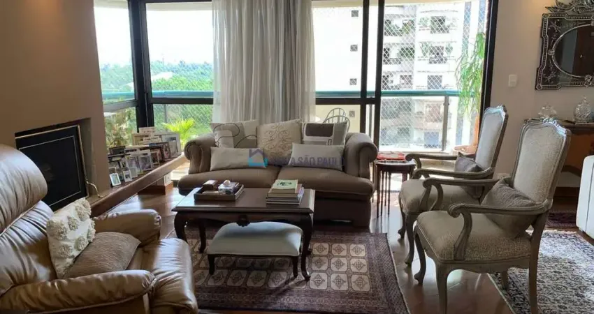 Apartamento 245mts no Ibirapuera com 3 suites e 3 vagas