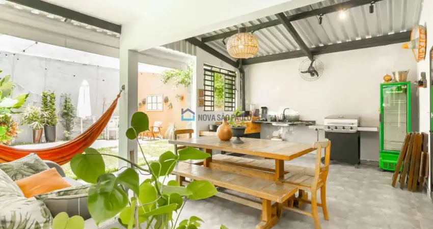 Sobrado no Planalto Paulista - Rua arborizada, próxima a Whitaker