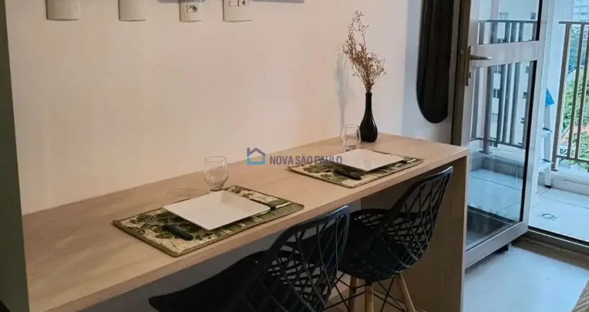 Studio com 01 quarto na região da vila madalena, está a uma quadra do metrô