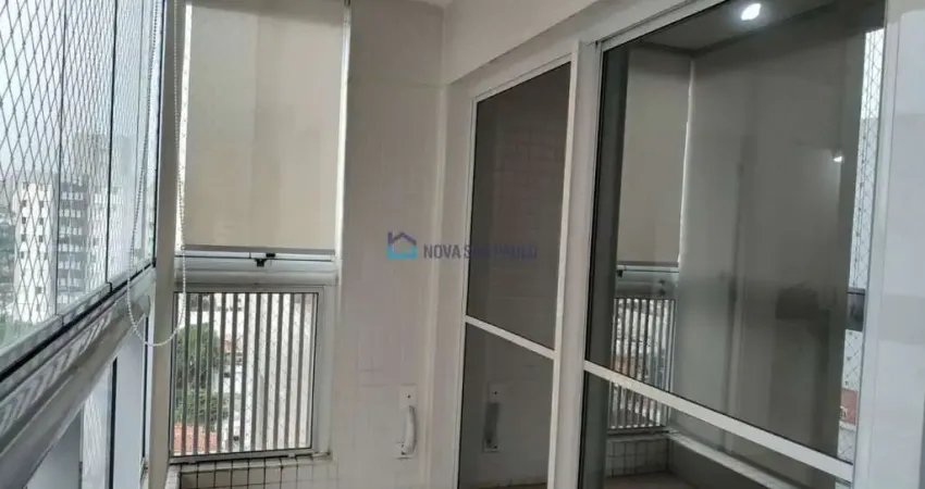 Apartamento com 01 Dormitório - Vaga de Garagem - Metrô Praça da Árvore