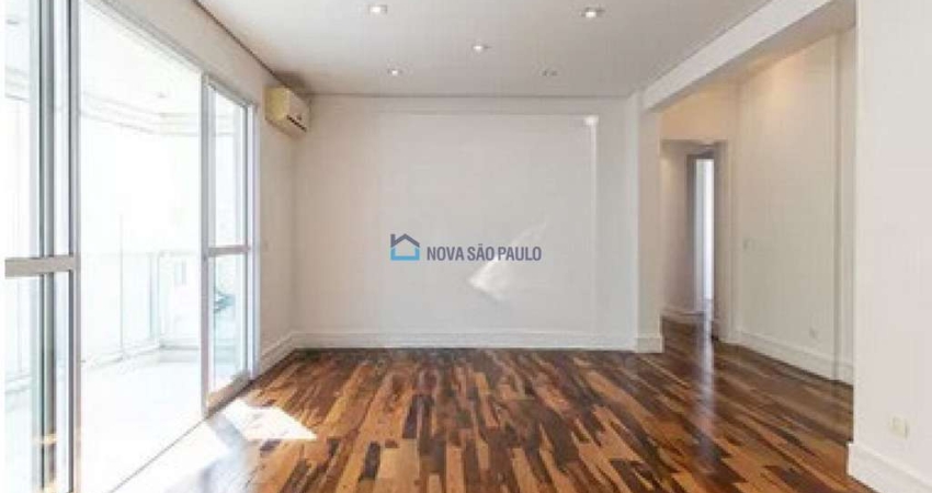 Apartamento com 3 suítes, 2 vagas, 123m². Próximo ao Metrô Saúde !