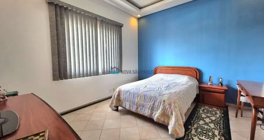 Casa com quintal, 3 dormitórios, 3 vagas próximo ao metrô São Judas e  Saúde!