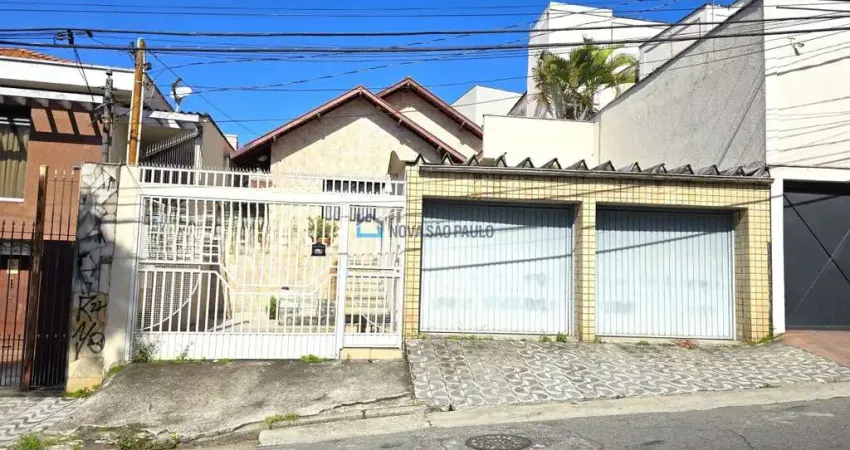 Casa térrea com 3 vagas, quintal e churrasqueira no Jardim da Saúde.