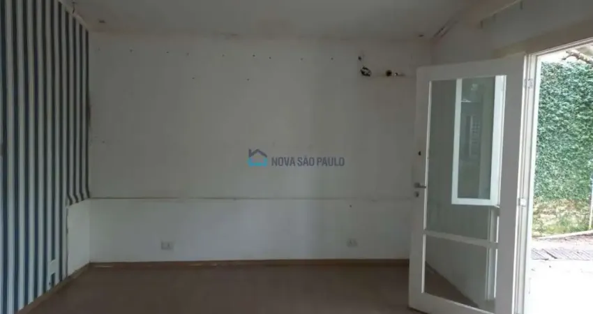 Casa Térrea com 180 m² com 2 Dorms 1 suíte sala em L cozinha lavanderia garagem 3 vagas